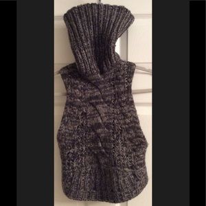SportMax Sleeveless Cable Knit Turtleneck Sweater